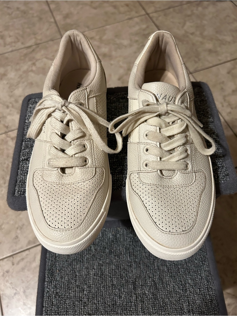 Nautica woman’s  Casual Leather Sneakers in Off-White